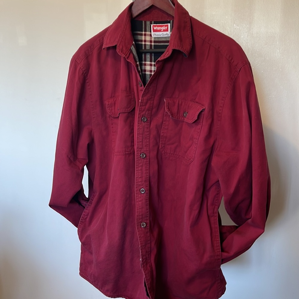 Wrangler  Buttons Down men’s  JACKET size LARGE, fully flannel lined
